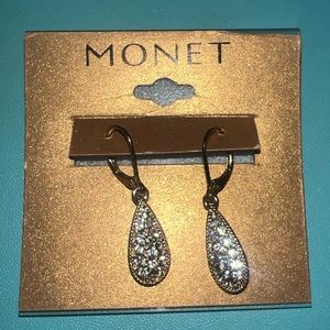 Monet tear drop earrings new